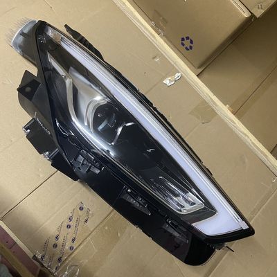 MG ZS 2019 Λευκό αριστερό και δεξί προβολέα OE 10550754 για το αυτοκίνητο MG SAIC πλαστικό