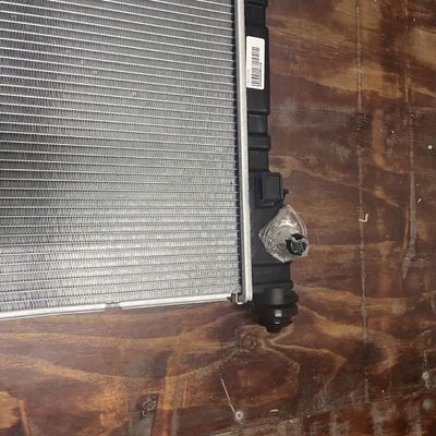 Maxus EV30 Αλουμινίου πλαστικού δεξαμενής νερού Συμπιεστήρας ψυκτικού ASM OE C00122258 για την εγκατάσταση αυτοκινήτων