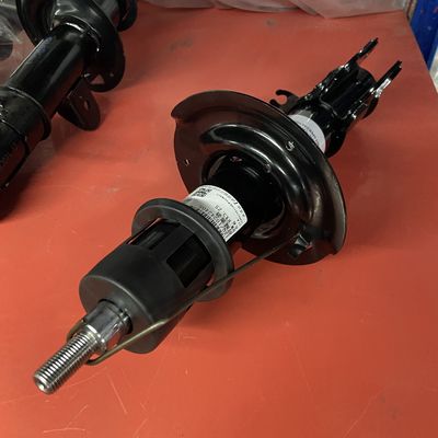 SAIC MG ZS Εγκατάσταση αυτοκινήτου Μπροστά αριστερός απορροφητής κρούσης OE 10242405 για αυτόματη ανάρτηση